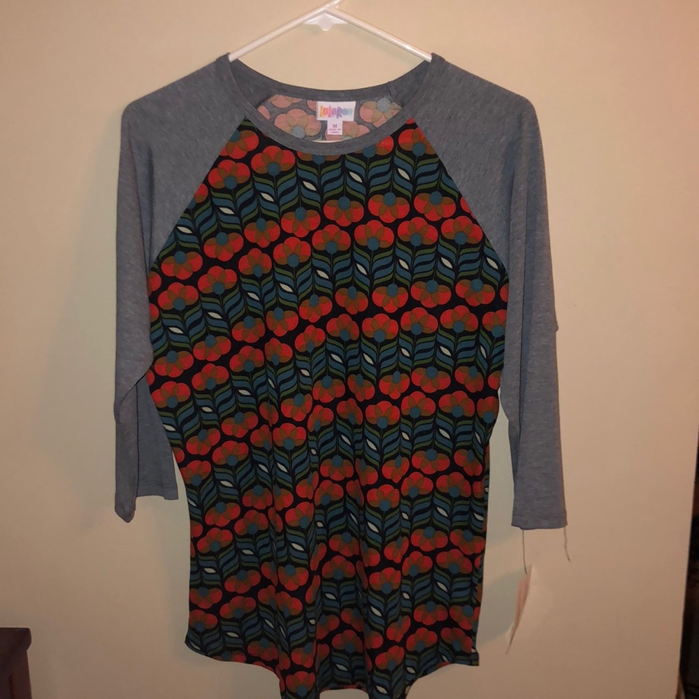 60. Gorgeous Randy Lularoe size M - Picture 2 of 4
